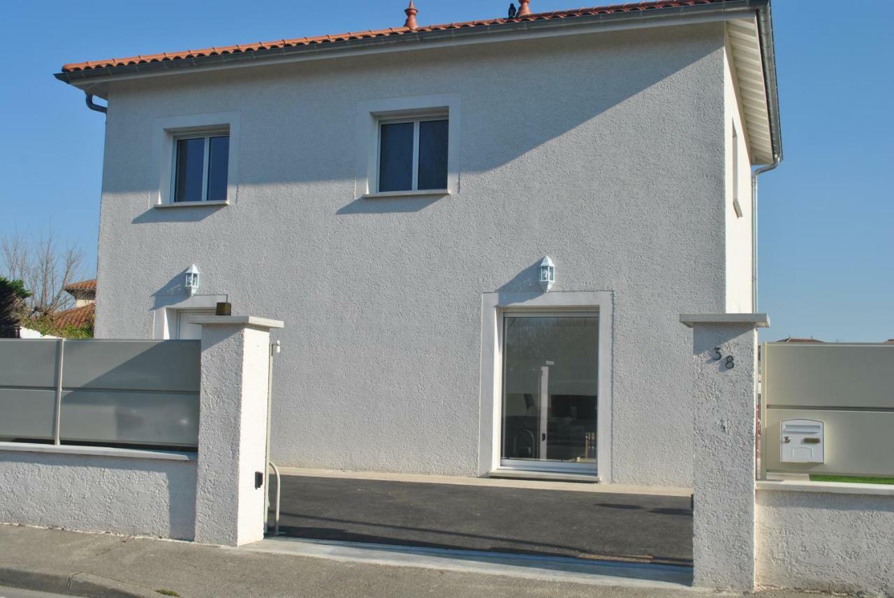 La Marina Villa Chassieu Exteriör bild